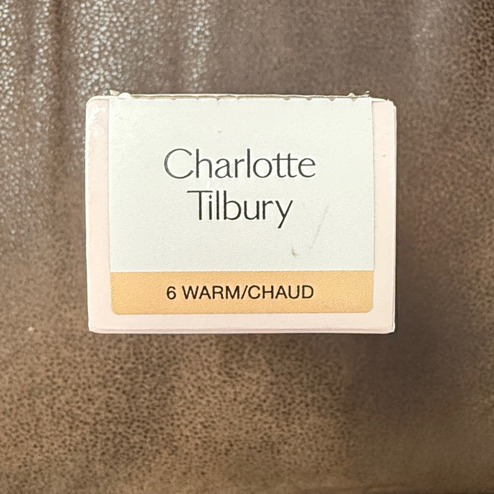 NWT Charlotte Tilbury Airbrush Flawless Foundation - 6 Warm/Chaud